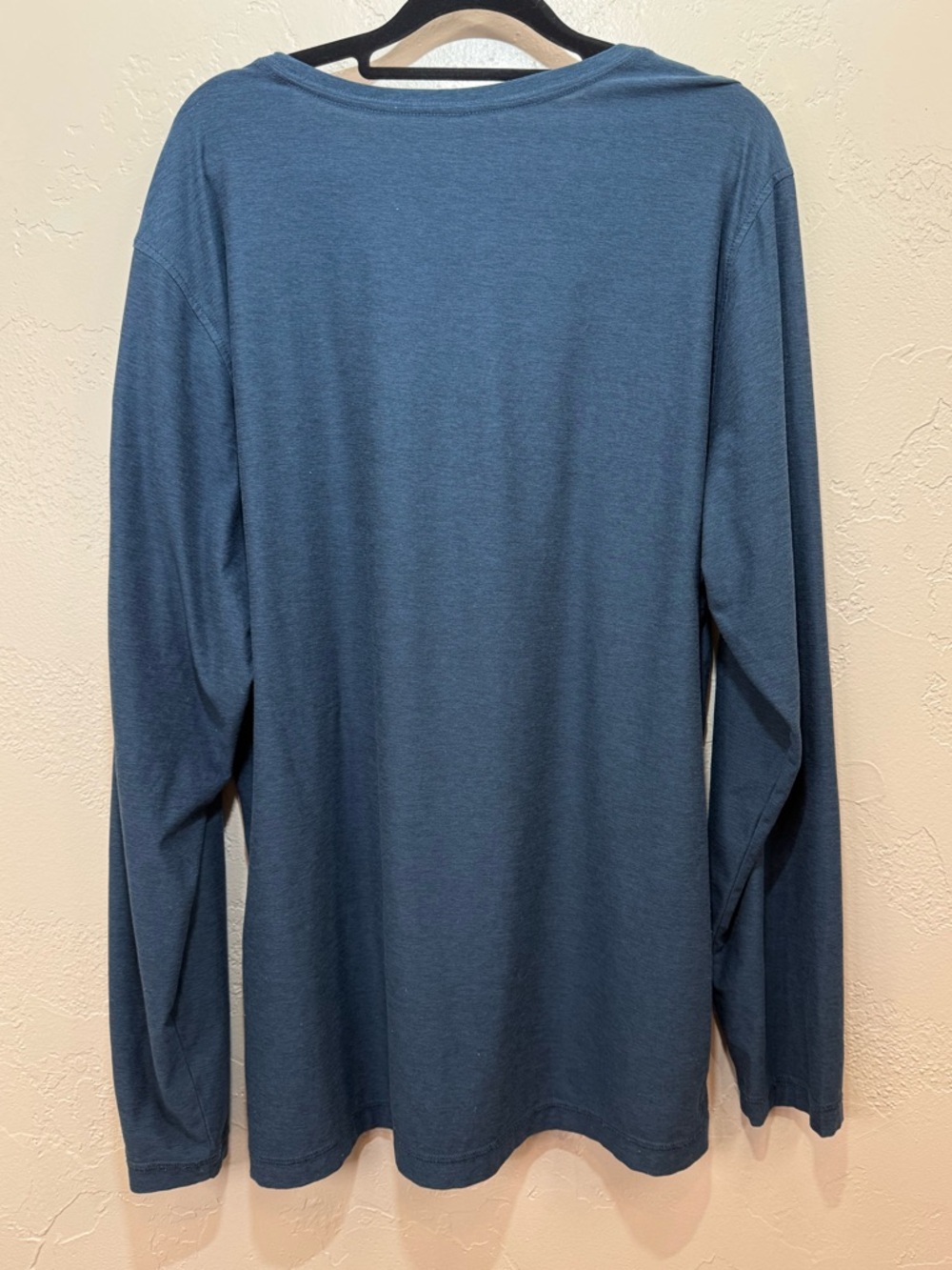 Vuori Long Sleeve‎ Strato Tech Crew Shirt in Slate Blue. Size XL. Minimalist - Picture 3 of 8